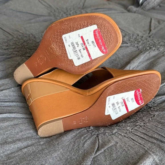 Tory Burch “Gabrielle” Wedge Sandal - Picture 9 of 9